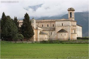 Corfinio (Aq), Basilica Valvense, veduta laterale